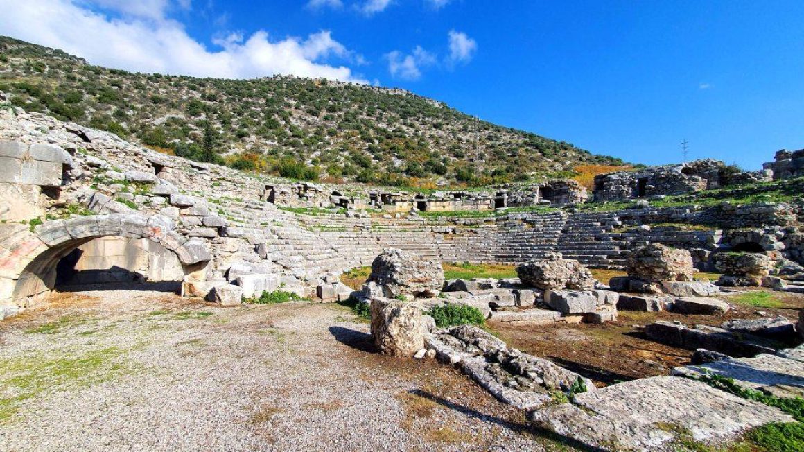 Antalya_Limyra_Antik_Kenti_Tiyatro-1024x576