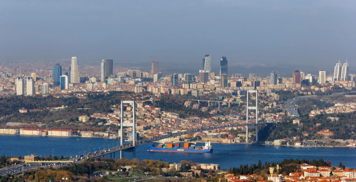 Bosphorus_Bridge_235499411