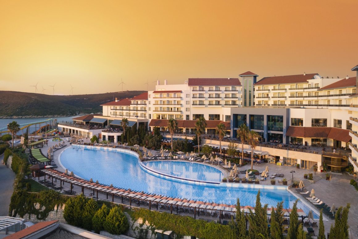 Royal-Teos-Thermal-Resort-Clinic-Spa-Seferihisar-Exterior