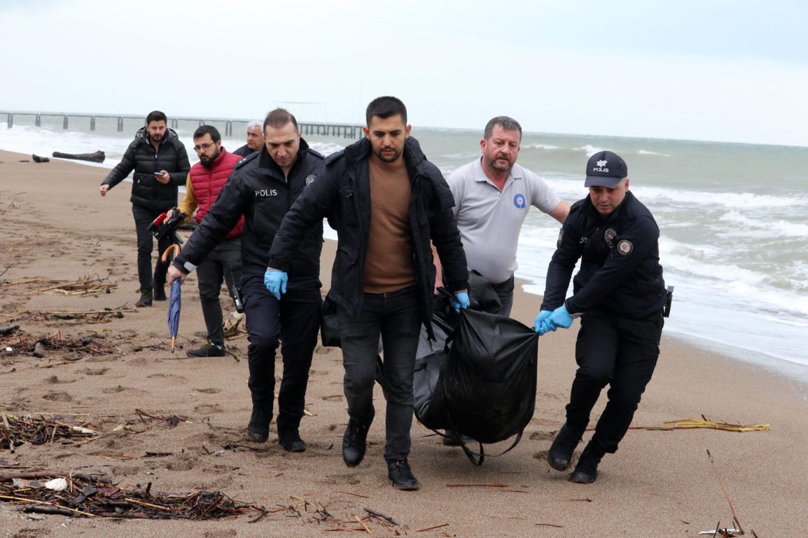 Sechs Leichen in fünf Tagen an Antalyas Stränden entdeckt - Hürriyet.de