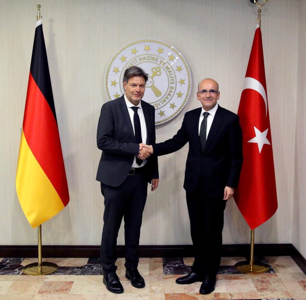 HAZINE VE MALIYE BAKANI MEHMET SIMSEK, ALMANYA FEDERAL CUMHURIYETI BASBAKAN YARDIMCISI, EKONOMI VE IKLIM KORUMA BAKANI ROBERT HABECK ILE GORUSTU. FOTO-ANKARA-DHA