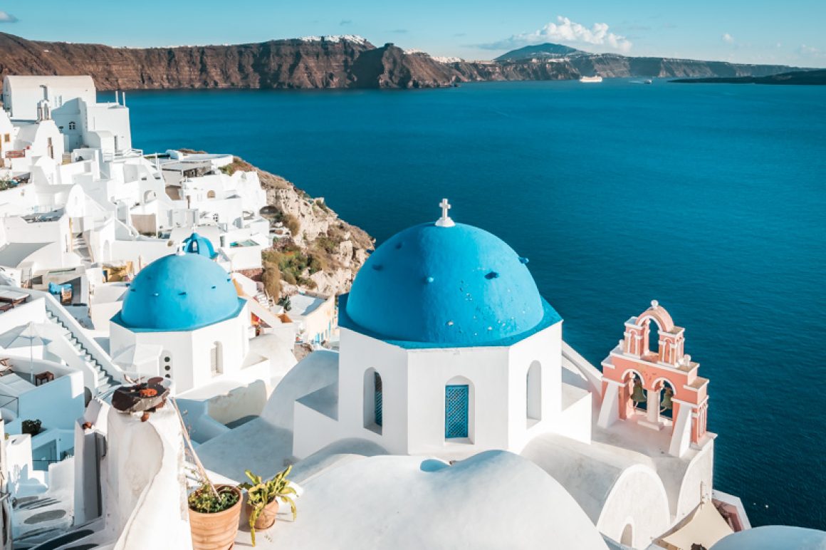 santorini-oia-blue-domes-blaue-kuppeln